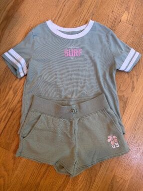 Girl’s Abercrombie T-Shirt and Shorts Set Size 11/12